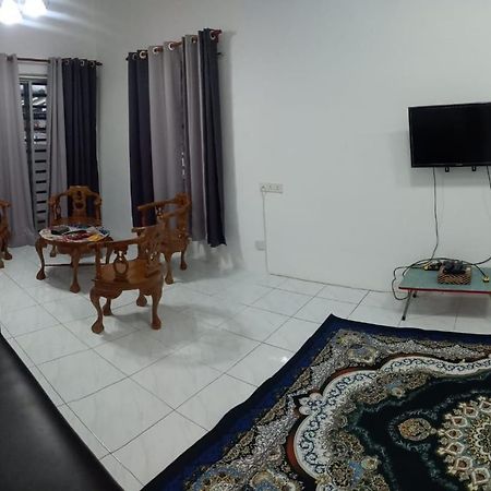 Homestay D'Mama Ifor Muslimi Tanjong Malim Exteriör bild