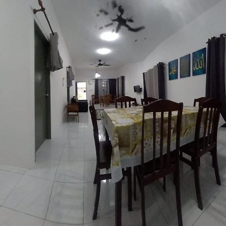 Homestay D'Mama Ifor Muslimi Tanjong Malim Exteriör bild