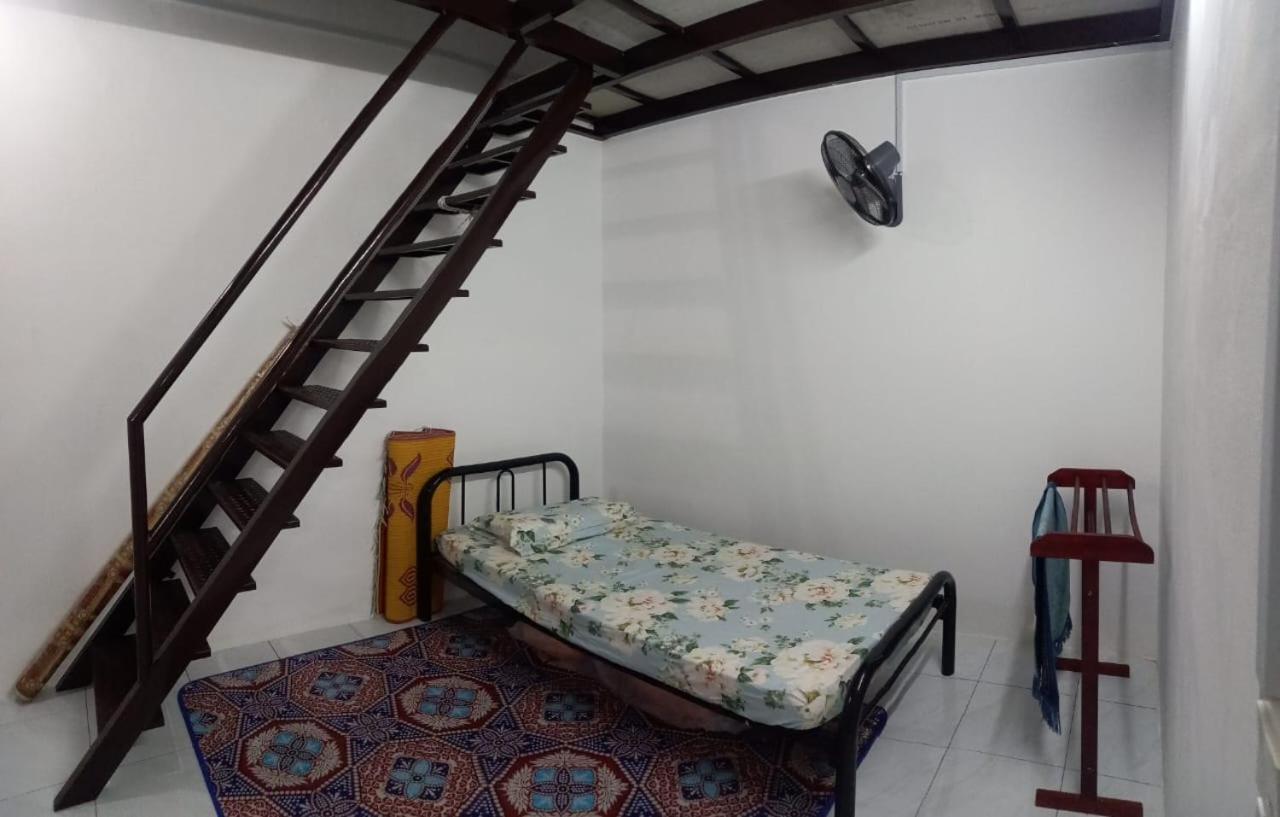 Homestay D'Mama Ifor Muslimi Tanjong Malim Exteriör bild