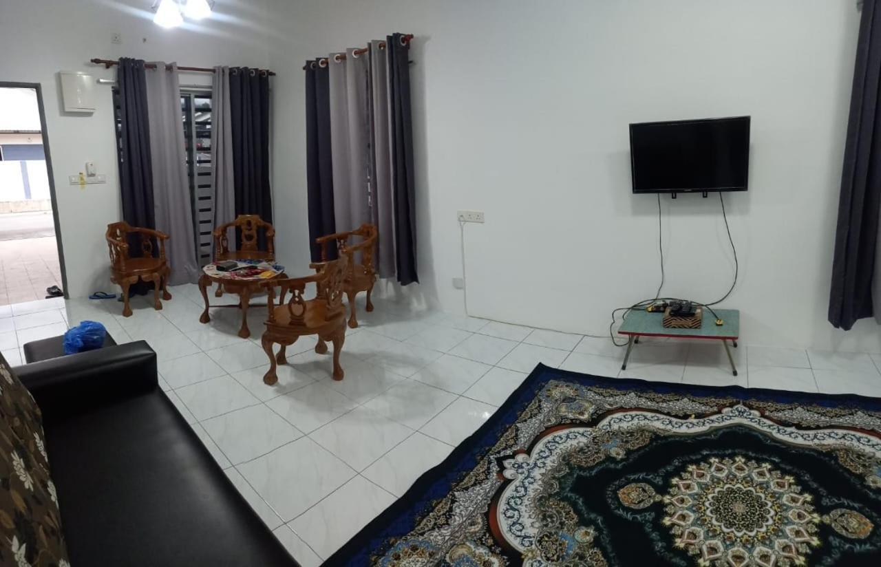 Homestay D'Mama Ifor Muslimi Tanjong Malim Exteriör bild