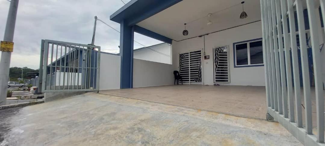 Homestay D'Mama Ifor Muslimi Tanjong Malim Exteriör bild