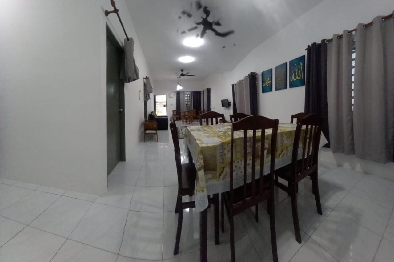 Homestay D'Mama Ifor Muslimi Tanjong Malim Exteriör bild