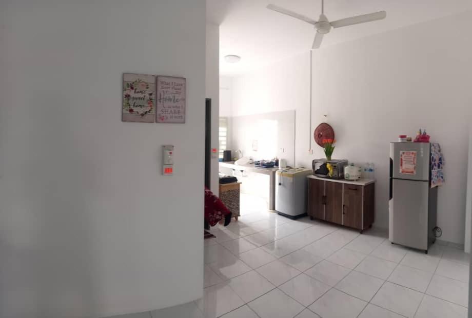 Homestay D'Mama Ifor Muslimi Tanjong Malim Exteriör bild