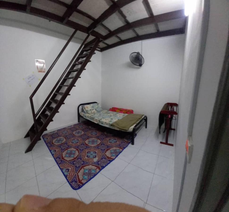 Homestay D'Mama Ifor Muslimi Tanjong Malim Exteriör bild