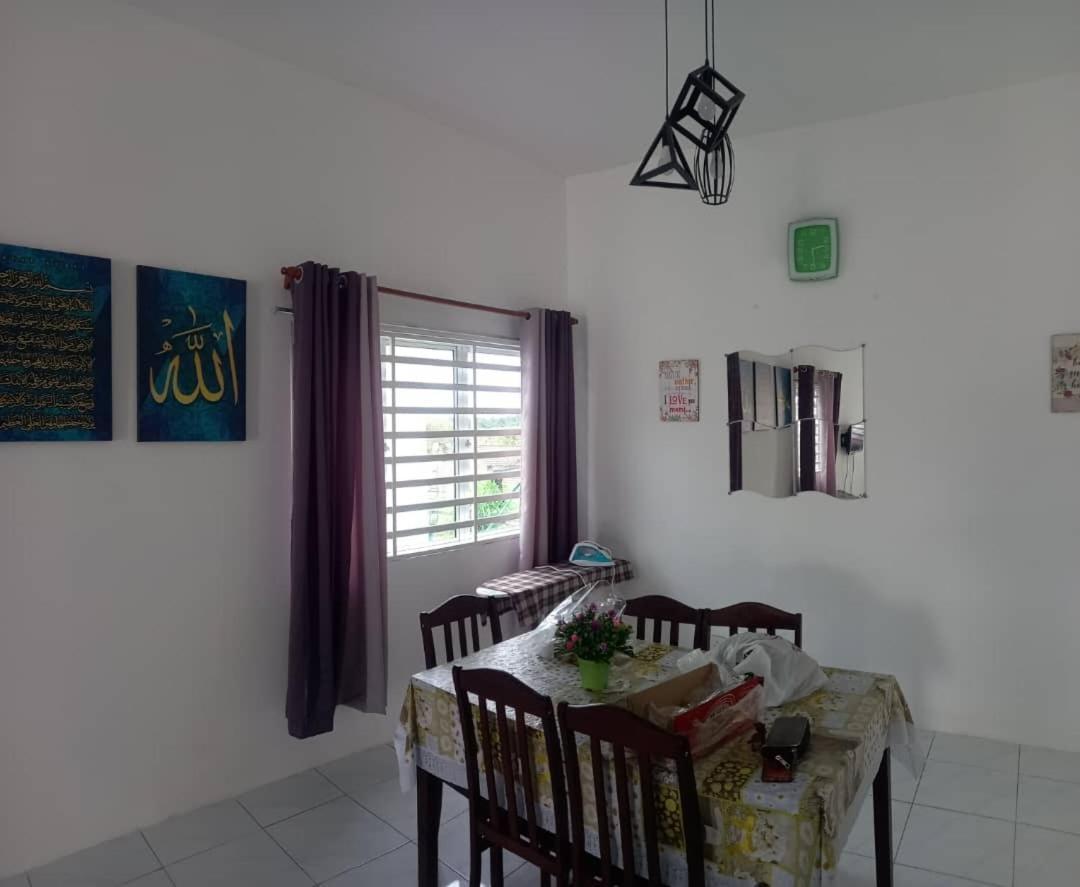 Homestay D'Mama Ifor Muslimi Tanjong Malim Exteriör bild